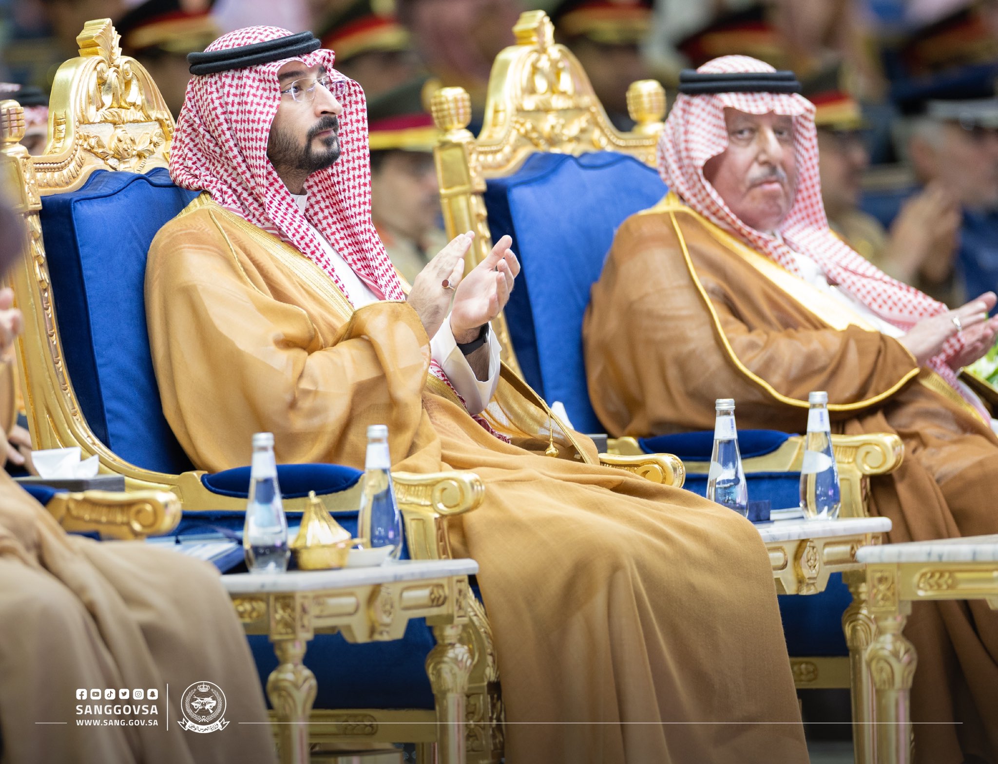 الأمير عبدالله بن بندر وزير الحرس الوطني يرعى حفل تخرج كلية الملك خالد العسكرية 