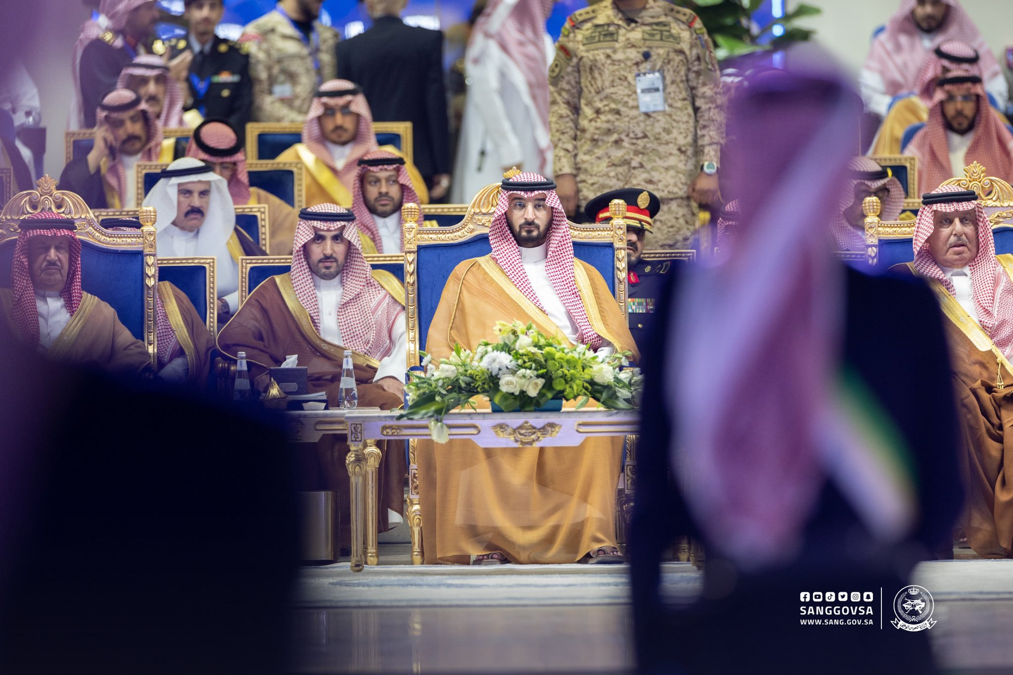 الأمير عبدالله بن بندر وزير الحرس الوطني يرعى حفل تخرج كلية الملك خالد العسكرية 