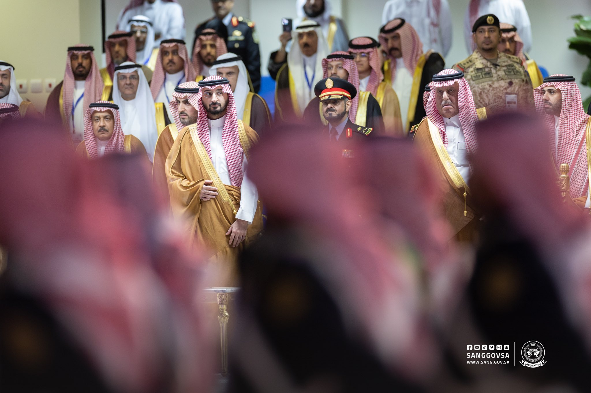 الأمير عبدالله بن بندر وزير الحرس الوطني يرعى حفل تخرج كلية الملك خالد العسكرية 