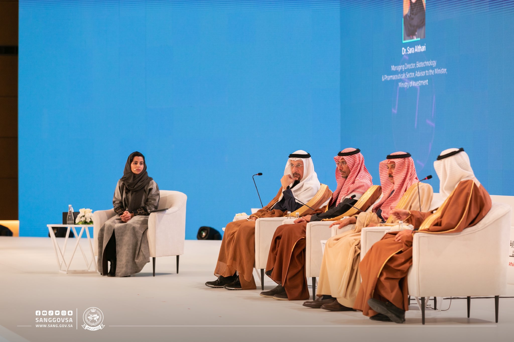 تحت رعاية سم ولي العهد .. وزير الحرس الوطني يفتتح " قمة الراض العالمية للتقنية الحيوية الطبية " 