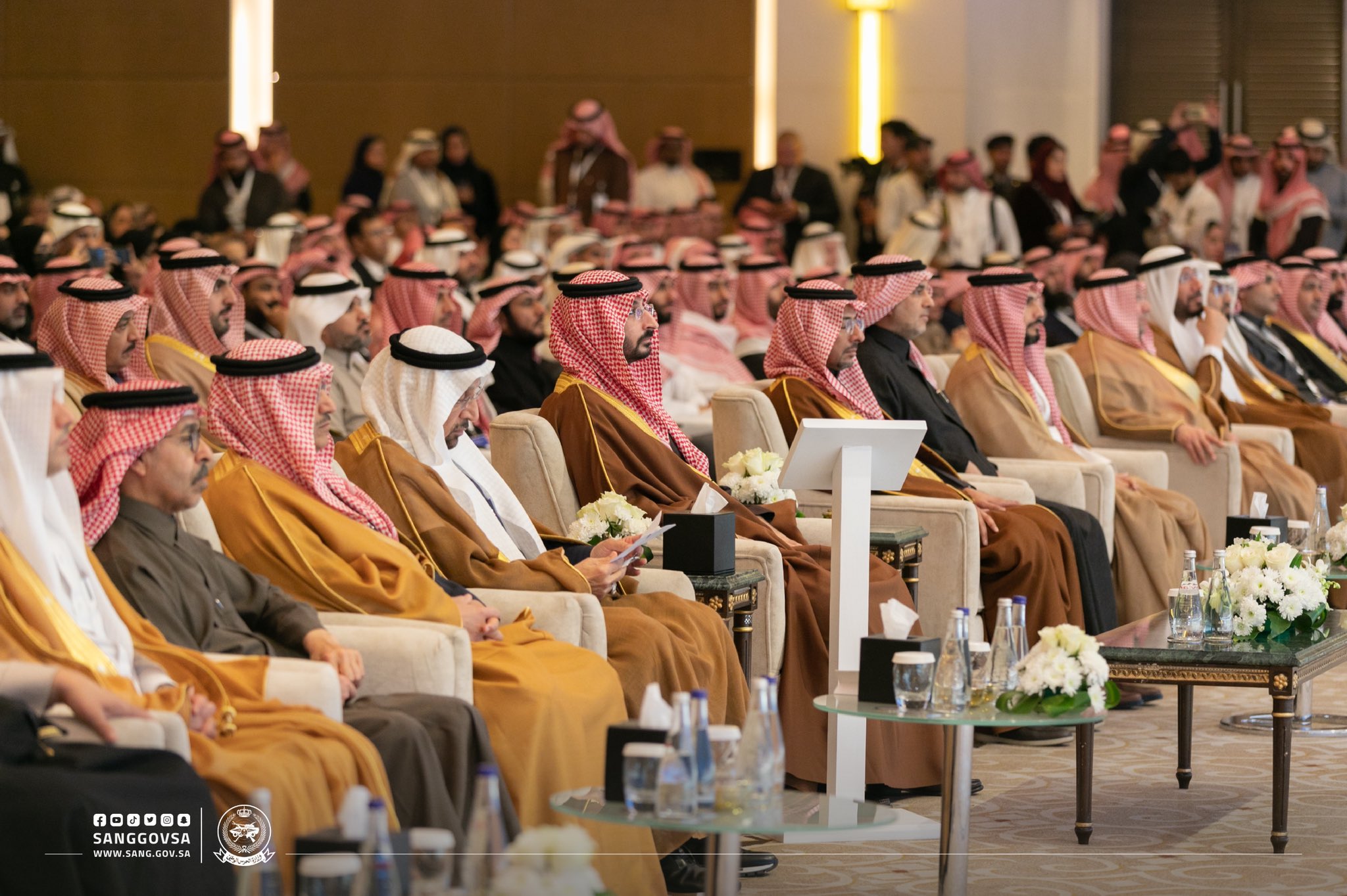 تحت رعاية سم ولي العهد .. وزير الحرس الوطني يفتتح " قمة الراض العالمية للتقنية الحيوية الطبية " 