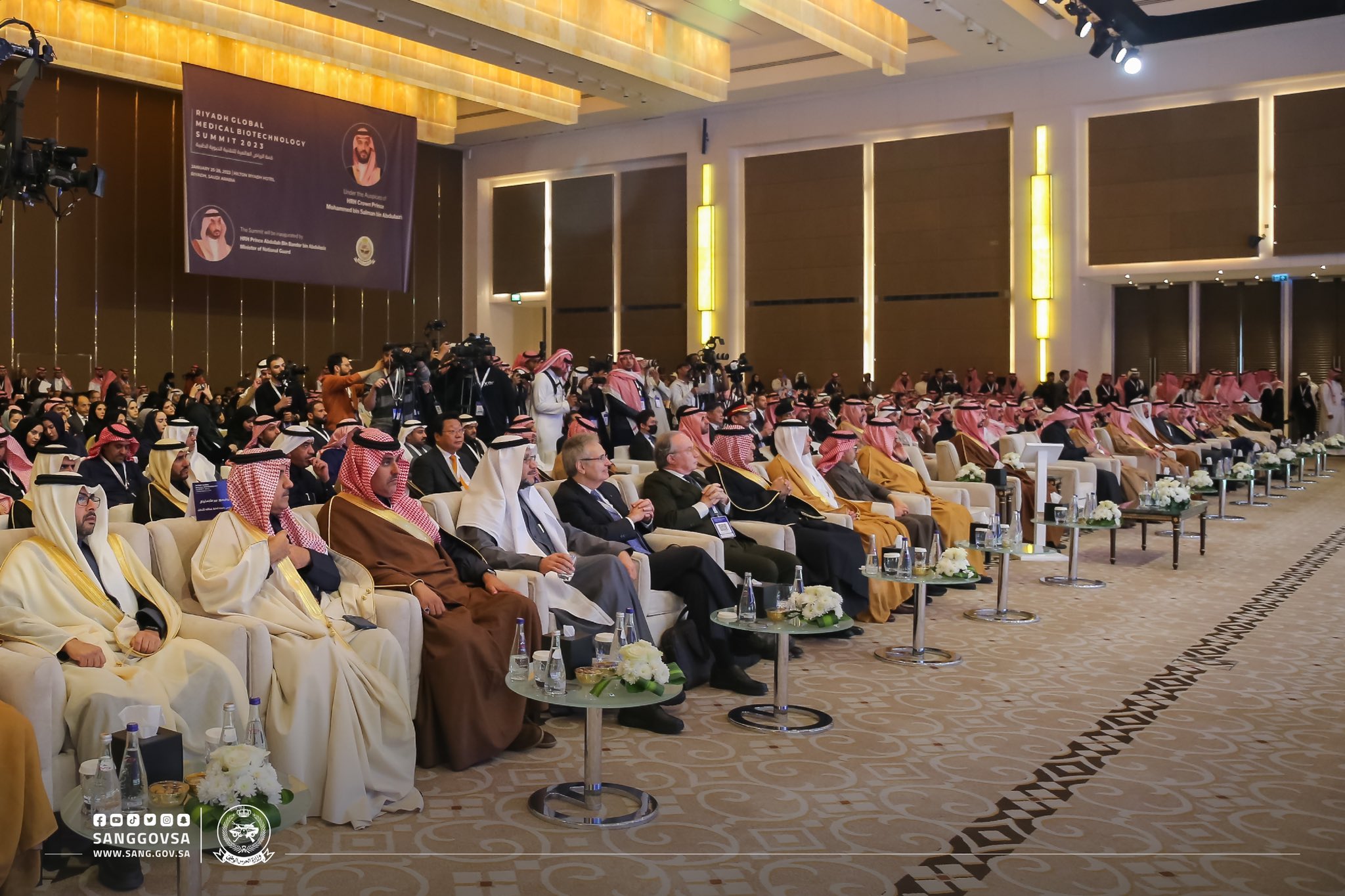 تحت رعاية سم ولي العهد .. وزير الحرس الوطني يفتتح " قمة الراض العالمية للتقنية الحيوية الطبية " 